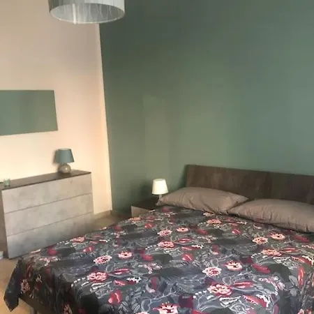 Veronica, Per Lavoro E Relax Corsico