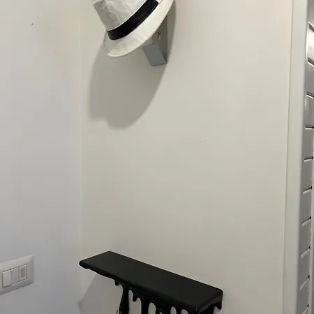 Veronica, Per Lavoro E Relax Corsico