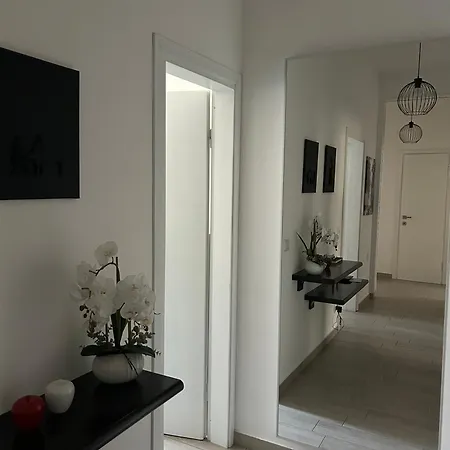 Veronica, Per Lavoro E Relax